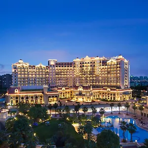 Radisson Blu Forest Manor Hongqiao - Near Necc ***** Шанхай